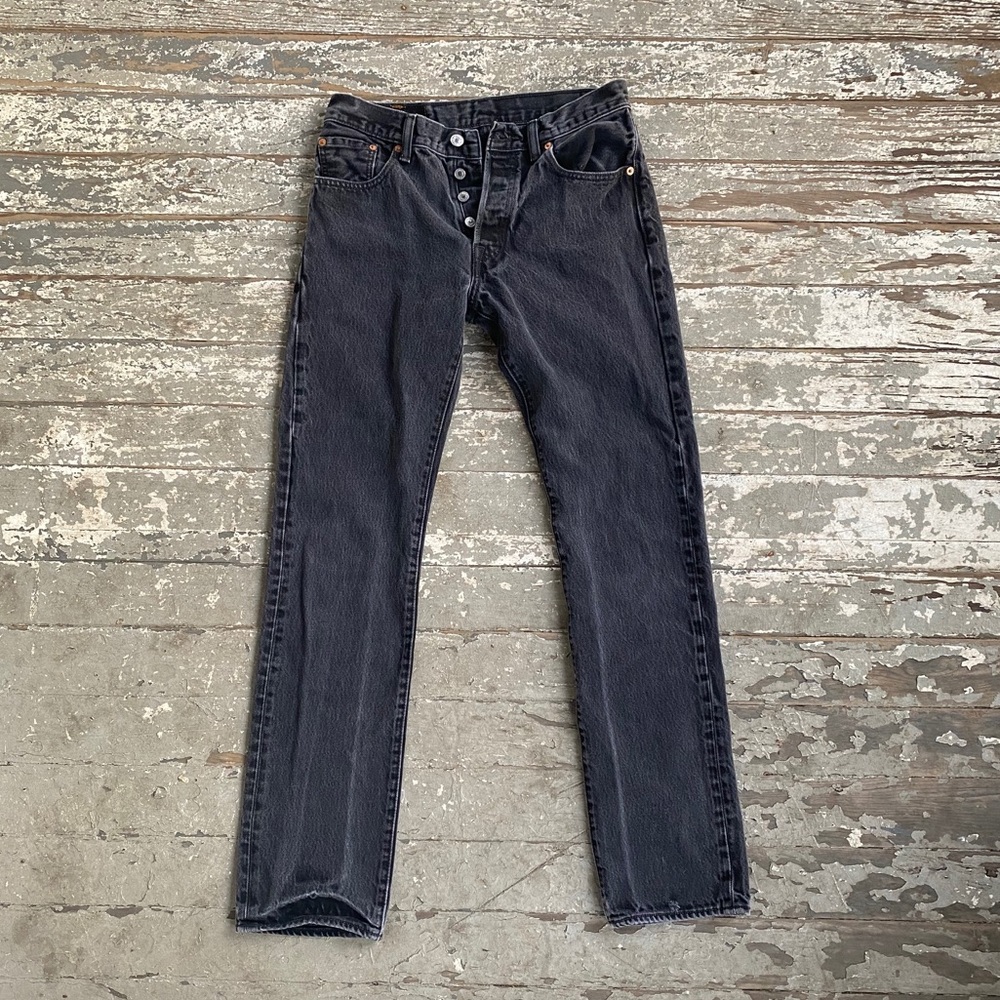 vintage button-up levi’s 501